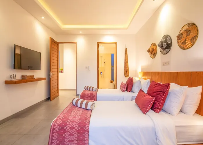 Villa Exquisite 4br Haven, 5min Stroll To Beach Canggu *