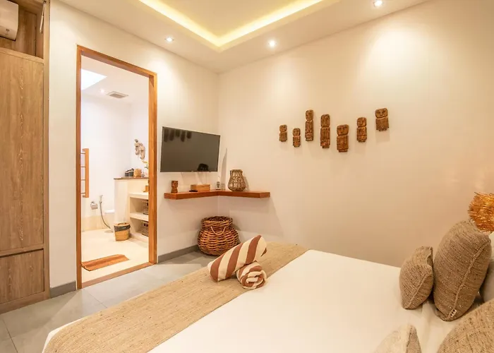 Exquisite 4br Haven, 5min Stroll To Beach Canggu *