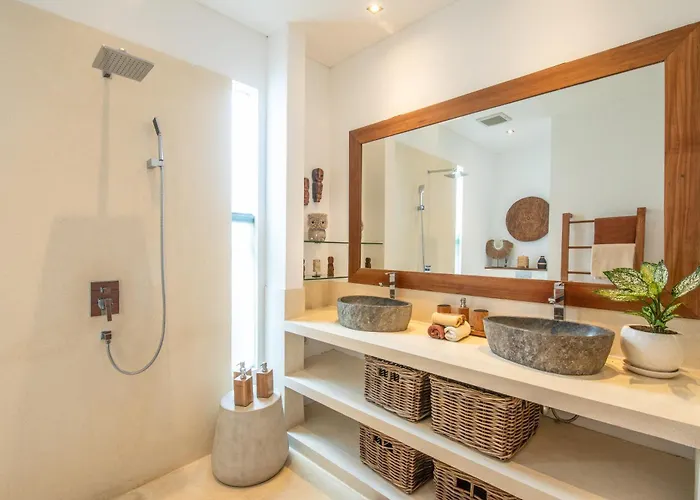 Villa Exquisite 4br Haven, 5min Stroll To Beach Canggu