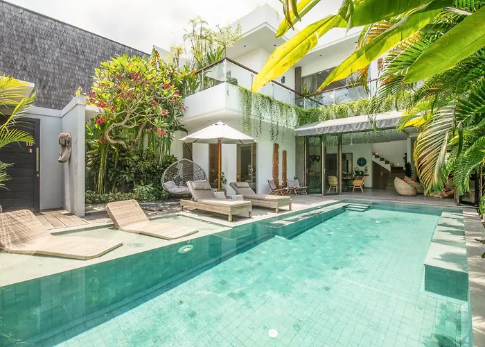 Villa Exquisite 4br Haven, 5min Stroll To Beach Canggu