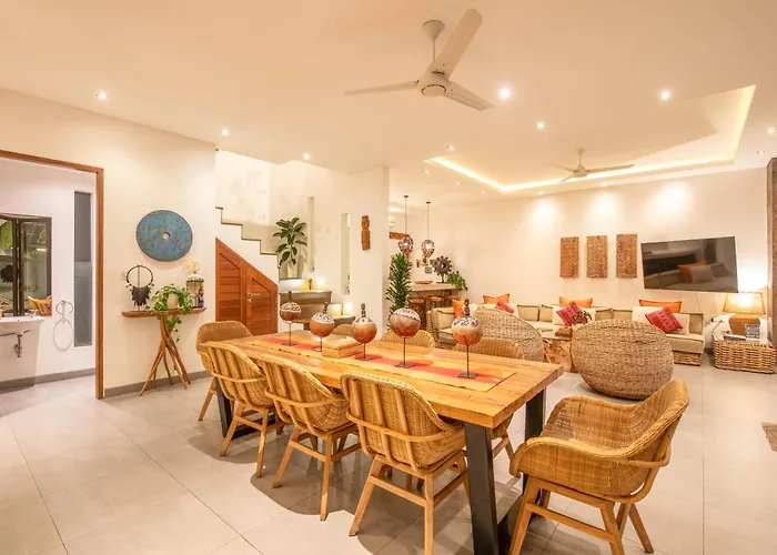 Exquisite 4br Haven, 5min Stroll To Beach Canggu *