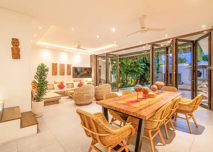 Villa Exquisite 4br Haven, 5min Stroll To Beach Canggu *