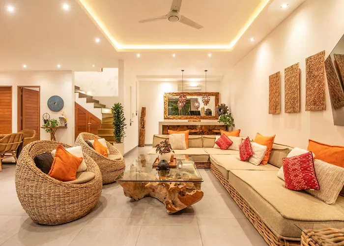 Exquisite 4br Haven, 5min Stroll To Beach Canggu