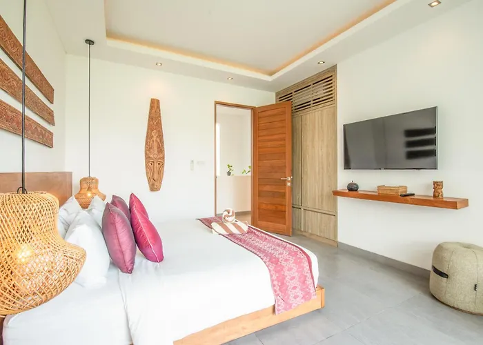 Exquisite 4br Haven, 5min Stroll To Beach Canggu Villa *