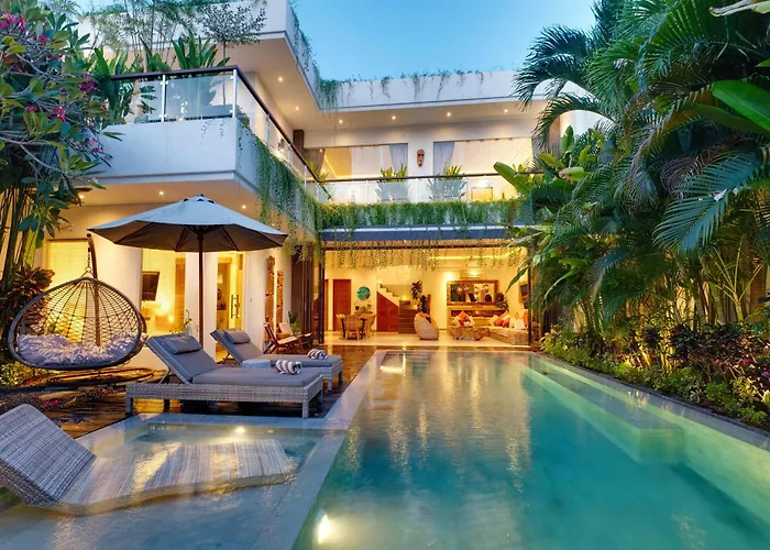 Villa Exquisite 4br Haven, 5min Stroll To Beach Canggu *