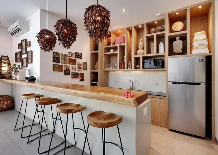 Exquisite 4br Haven, 5min Stroll To Beach Canggu Canggu