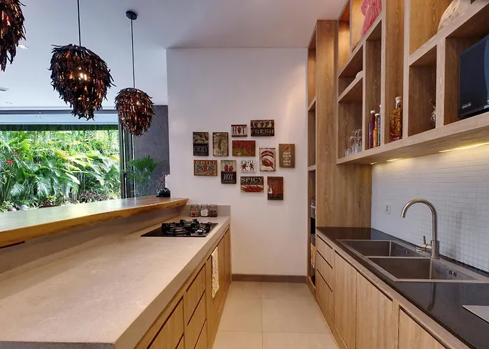 Exquisite 4br Haven, 5min Stroll To Beach Canggu Villa