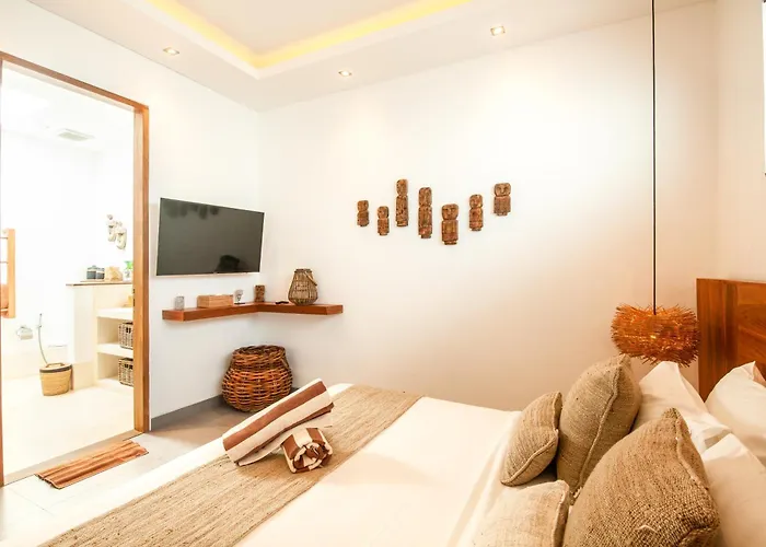 Exquisite 4br Haven, 5min Stroll To Beach Canggu Villa
