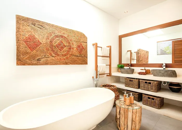 Exquisite 4br Haven, 5min Stroll To Beach Canggu * Canggu
